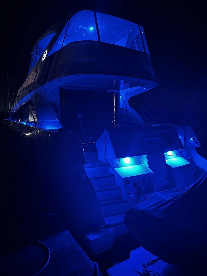 Slide: The Image of 89 2007 Marquis 55 Exterior Lights Aft - 75