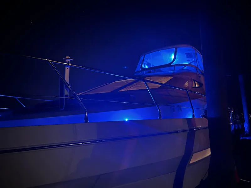 Slide: The Image of 90 2007 Marquis 55 Exterior Lights Front - 76