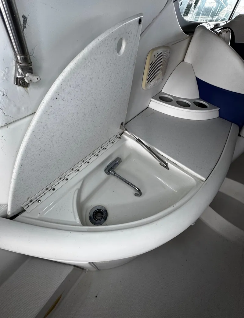 Slide: The Image of Formula 40 Performance Cruiser 2001 - 83