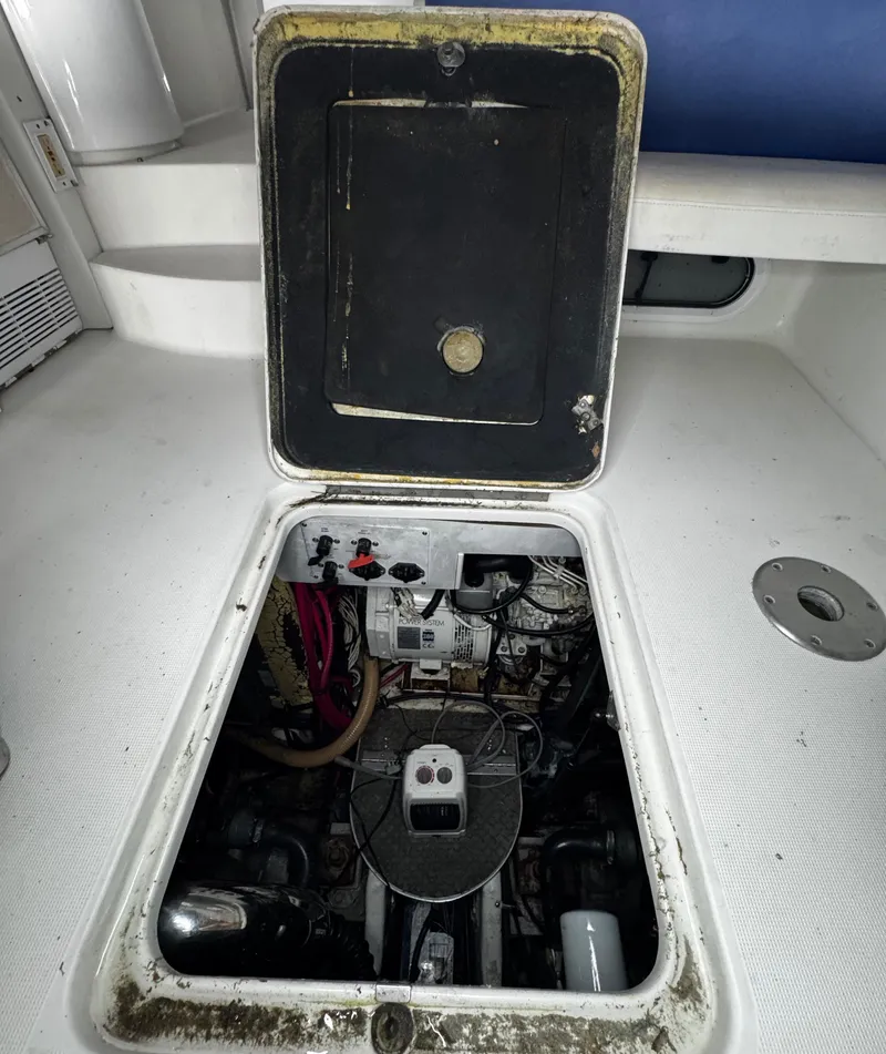 Slide: The Image of Formula 40 Performance Cruiser 2001 - 84