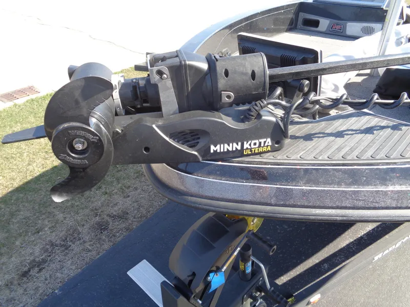 Slide: The Image of Minn Kota Ulterra motor on 2023 Ranger 621FS Pro boat, close-up view. - 3