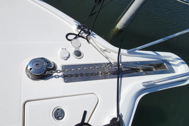 Slide: The Image of 2008 Wellcraft 360 Coastal - Maxwell windlass - 5