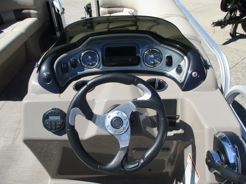 Slide: The Image of Steering console of 2020 Sun Tracker PARTY BARGE® 22 RF DLX pontoon boat. - 7