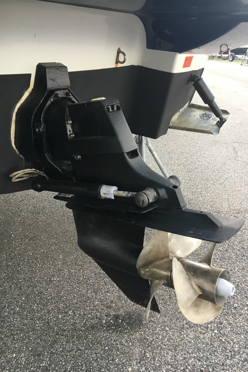 Slide: The Image of 2018 Crownline 264 CR boat propeller and stern drive on display. - 28