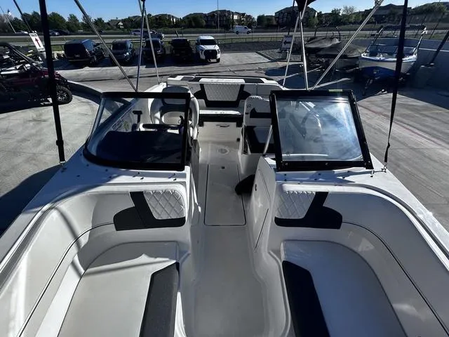 Slide: The Image of Bayliner VR5 Bowrider 2023 - 11