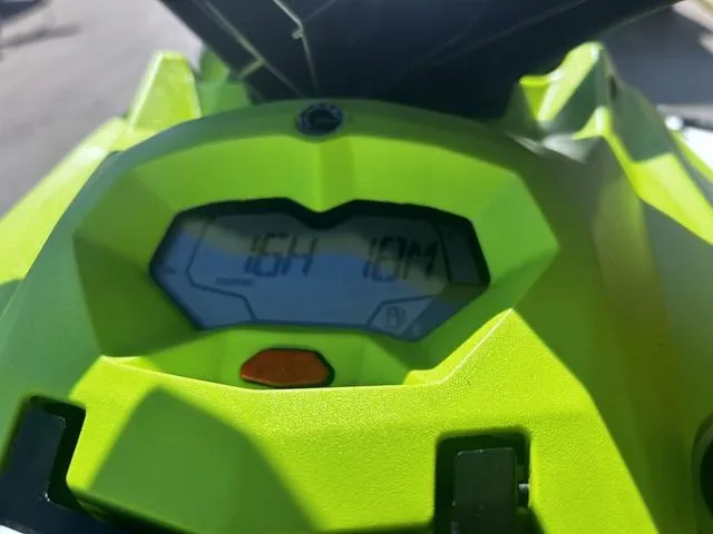 Slide: The Image of Sea-Doo Spark 3-Up Rotax 900 ACE CONV With Ibr And 2023 - 4