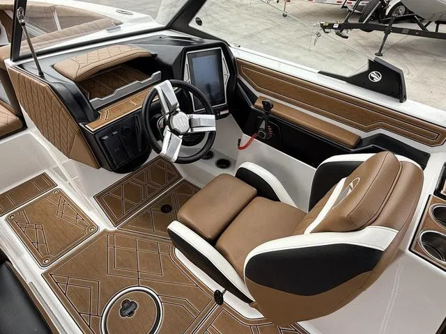 Slide: The Image of Tigé 24RZX 2023 - 10