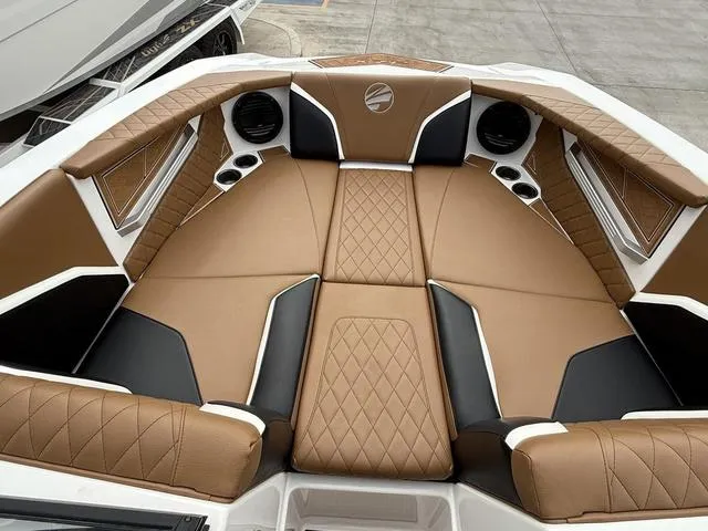 Slide: The Image of Tigé 24RZX 2023 - 11