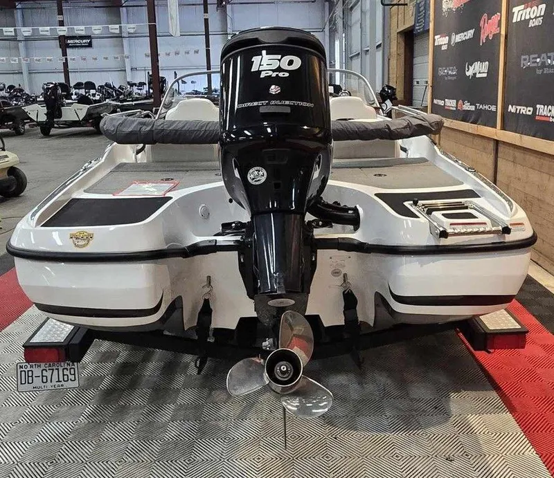 Slide: The Image of 2018 Nitro Z19 Sport boat with 150 Pro motor in showroom. - 3