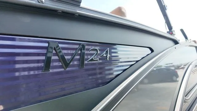 Slide: The Image of Bennington M Swingback 24 MSB 2025 - 12