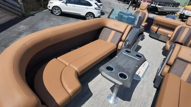 Slide: The Image of Bennington M Swingback 24 MSB 2025 - 14