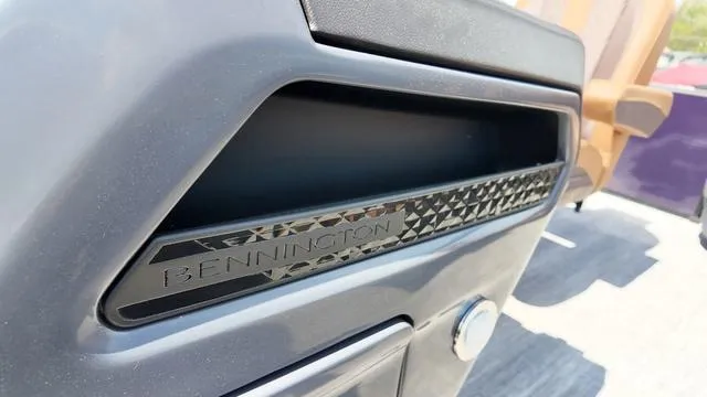 Slide: The Image of Bennington M Swingback 24 MSB 2025 - 17