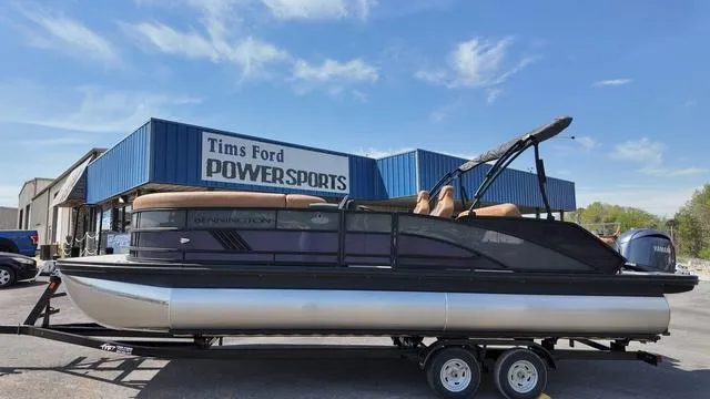 Slide: The Image of Bennington M Swingback 24 MSB 2025 - 2