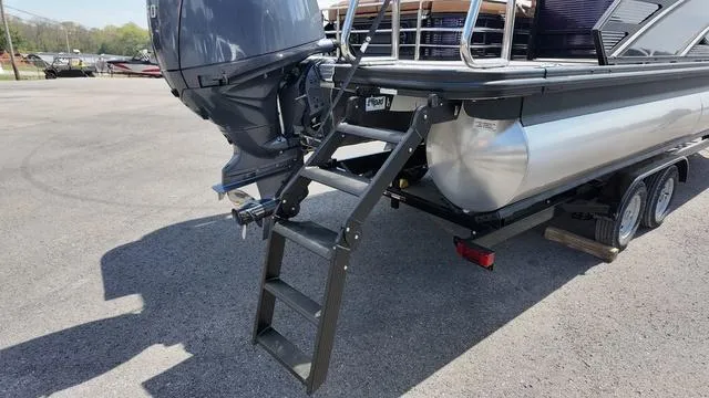 Slide: The Image of Bennington M Swingback 24 MSB 2025 - 34