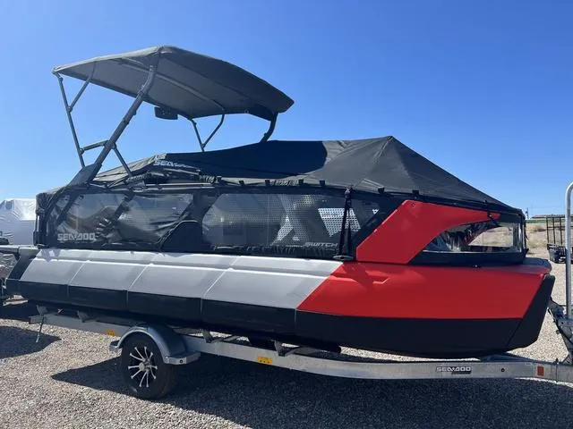 Slide: The Image of Sea-Doo Switch Sport 21 2024 - 1