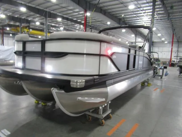 Slide: The Image of Barletta Cabrio C24UE 2025 - 4