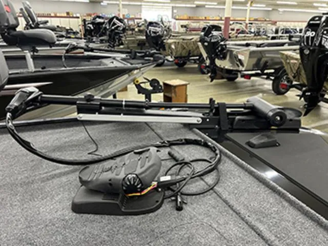 Slide: The Image of 2025 Tracker BASS TRACKER® Classic XL boat with trolling motor in showroom. - 3