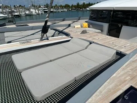 Slide: The Image of Lagoon SEVENTY 7 2020 - 70