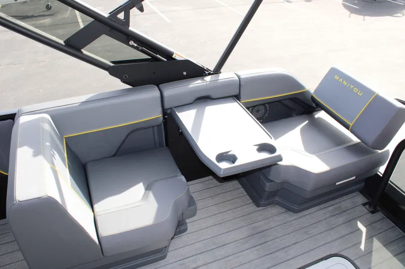 Slide: The Image of Manitou 22MAX Explore Switchback 2025 - 15