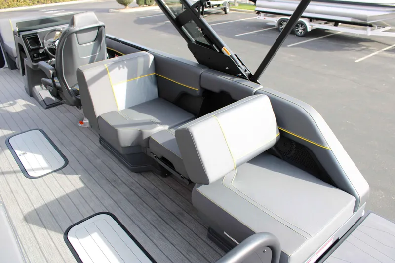 Slide: The Image of Manitou 22MAX Explore Switchback 2025 - 19