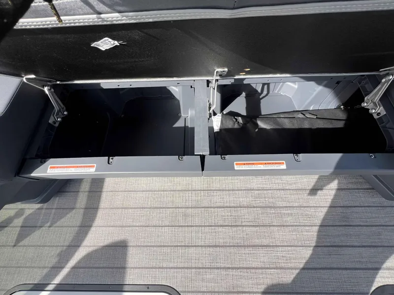 Slide: The Image of Manitou 22MAX Explore Switchback 2025 - 20