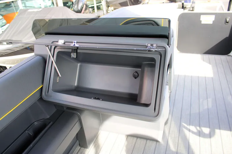 Slide: The Image of Manitou 22MAX Explore Switchback 2025 - 21