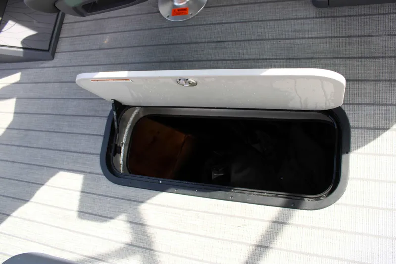 Slide: The Image of Manitou 22MAX Explore Switchback 2025 - 22