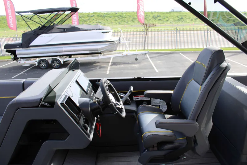 Slide: The Image of Manitou 22MAX Explore Switchback 2025 - 9