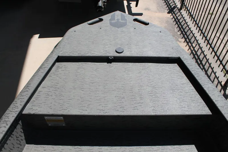 Slide: The Image of War Eagle 750 Gladiator 2025 - 14