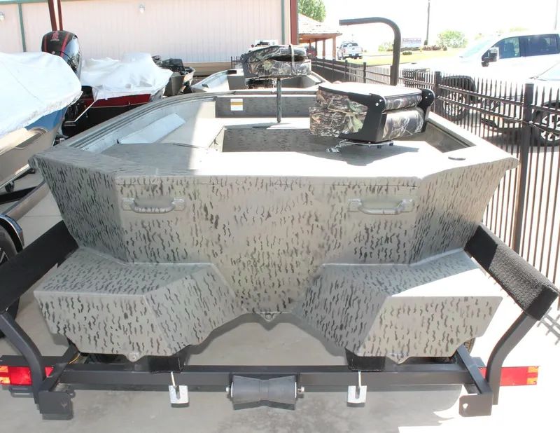 Slide: The Image of War Eagle 750 Gladiator 2025 - 4