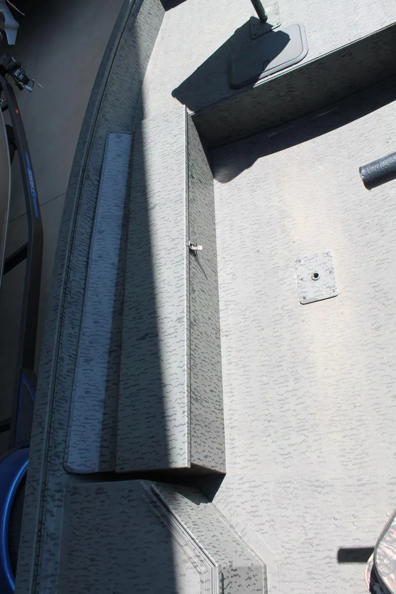 Slide: The Image of War Eagle 750 Gladiator 2025 - 6