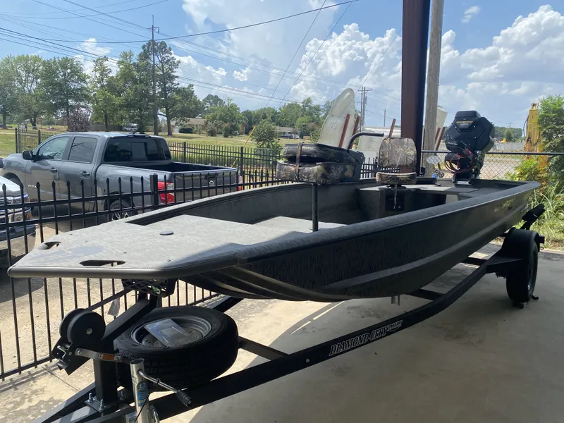 Slide: The Image of War Eagle 750 Gladiator 2025 - 8