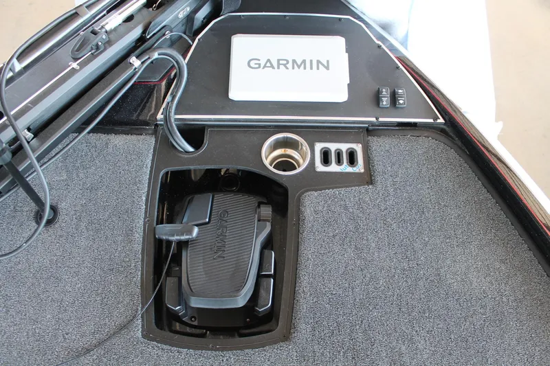 Slide: The Image of Ranger Boats Z519R Cup-Equipped 2025 - 12