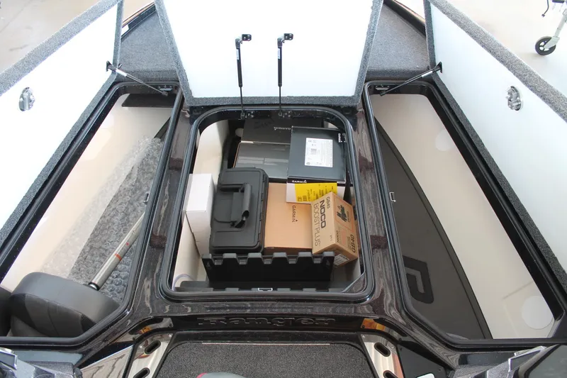 Slide: The Image of Ranger Boats Z519R Cup-Equipped 2025 - 14