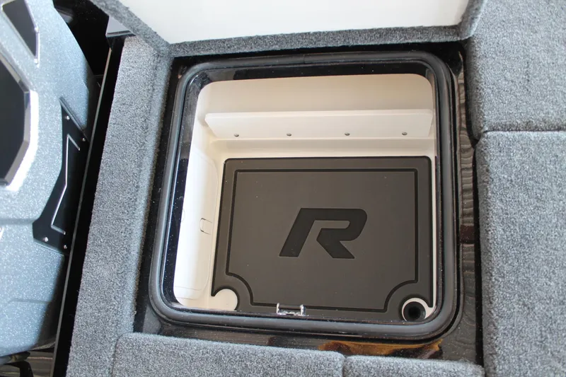 Slide: The Image of Ranger Boats Z519R Cup-Equipped 2025 - 29