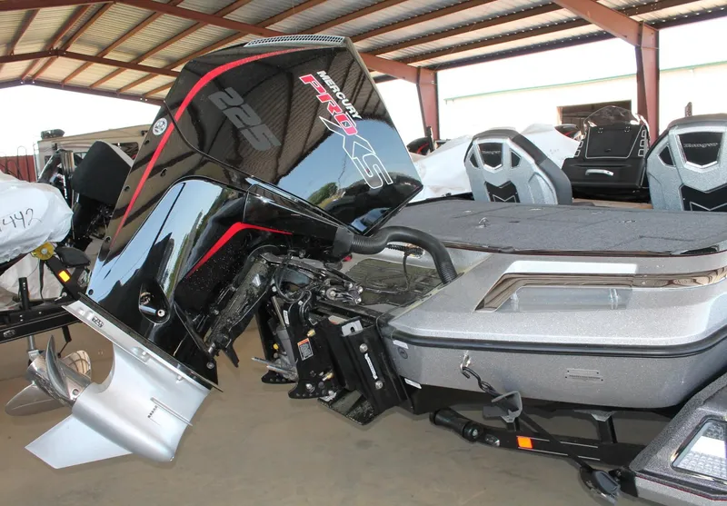 Slide: The Image of Ranger Boats Z519R Cup-Equipped 2025 - 5