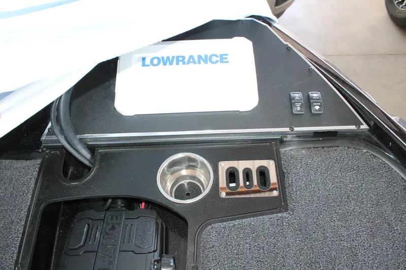 Slide: The Image of Ranger Boats Z519R Cup-Equipped 2025 - 10