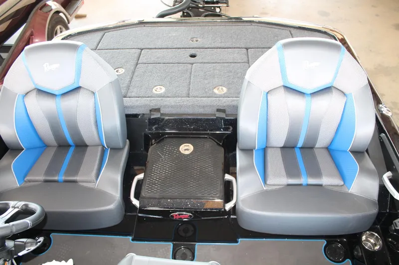 Slide: The Image of Ranger Boats Z519R Cup-Equipped 2025 - 12