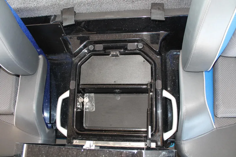 Slide: The Image of Ranger Boats Z519R Cup-Equipped 2025 - 13