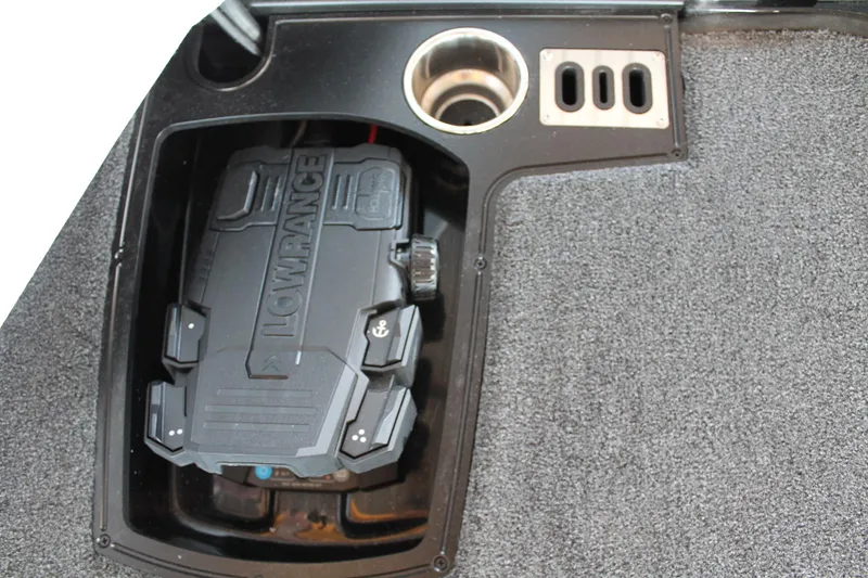 Slide: The Image of Ranger Boats Z519R Cup-Equipped 2025 - 24