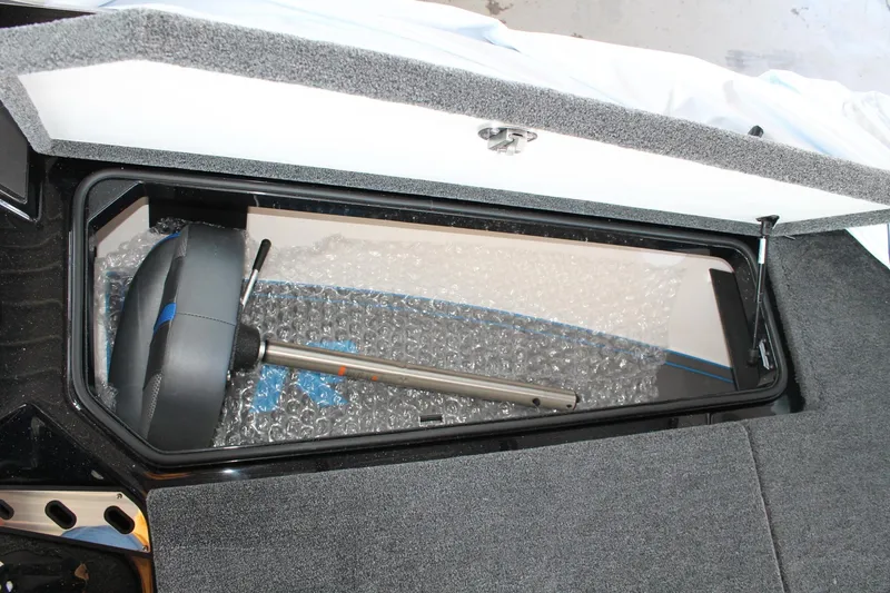 Slide: The Image of Ranger Boats Z519R Cup-Equipped 2025 - 9