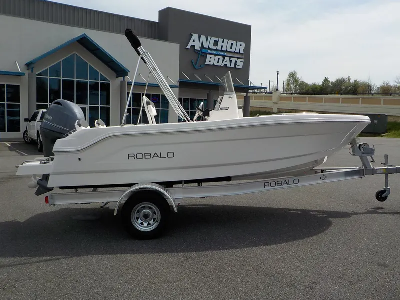 Slide: The Image of Robalo R160 Center Console 2025 - 12