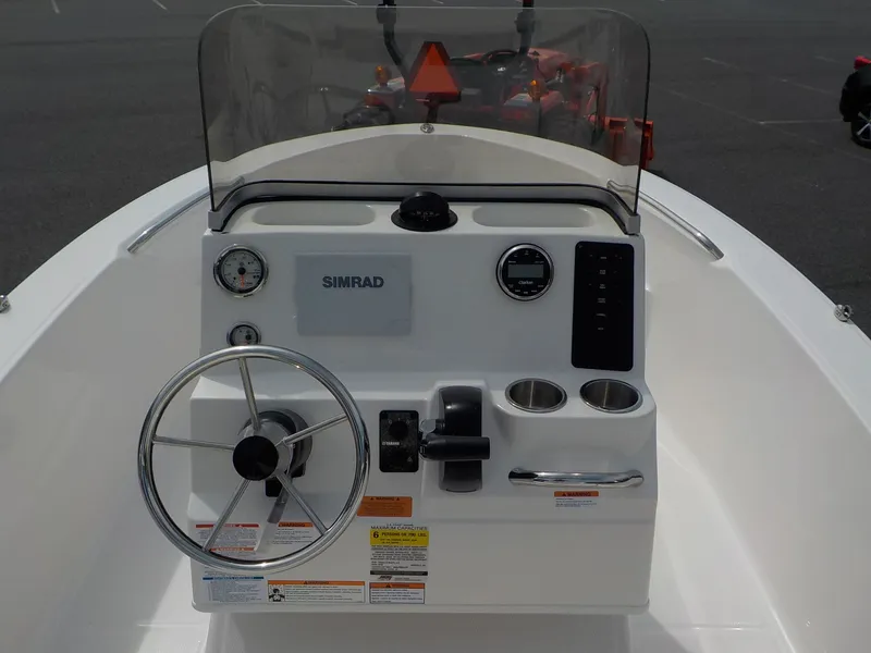 Slide: The Image of Robalo R160 Center Console 2025 - 8
