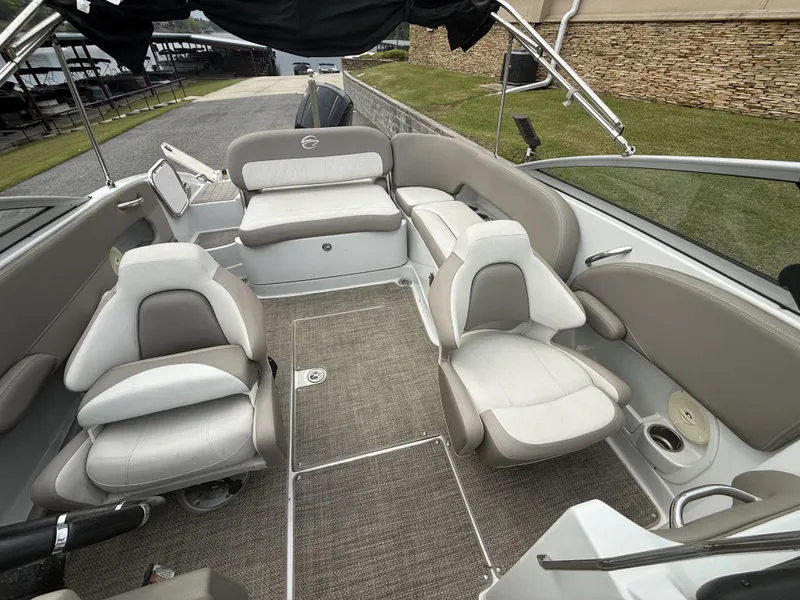 Slide: The Image of Crownline Boats Eclipse E1 XS 2017 - 11