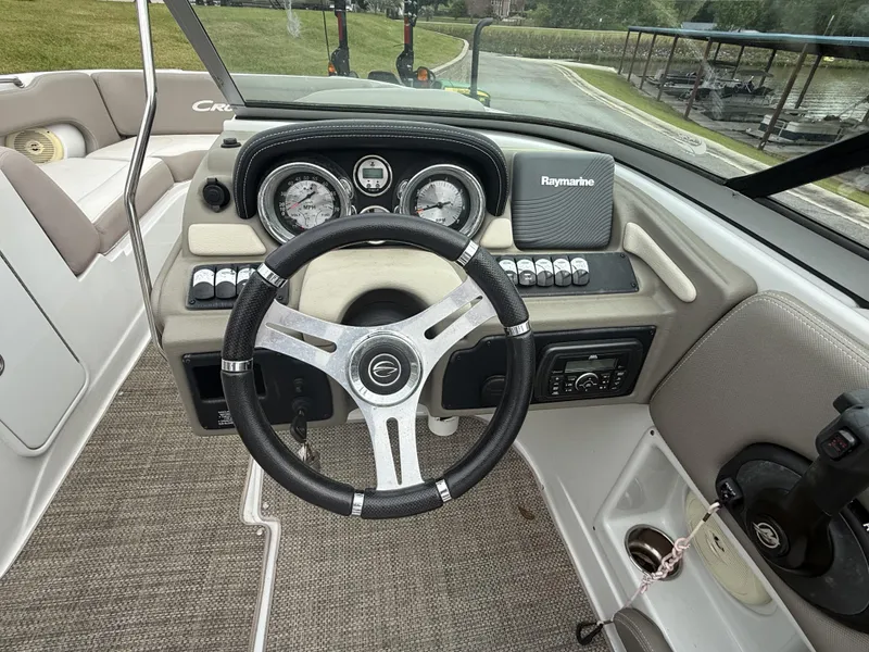 Slide: The Image of Crownline Boats Eclipse E1 XS 2017 - 7