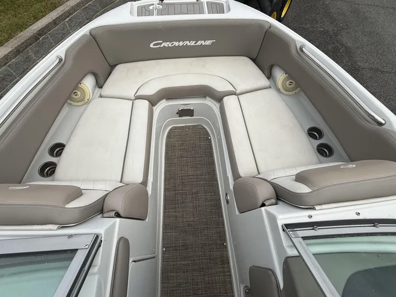 Slide: The Image of Crownline Boats Eclipse E1 XS 2017 - 9