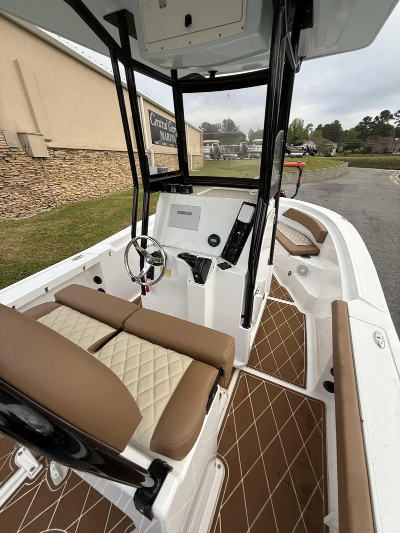 Slide: The Image of Polar 220 CC 2025 - 11