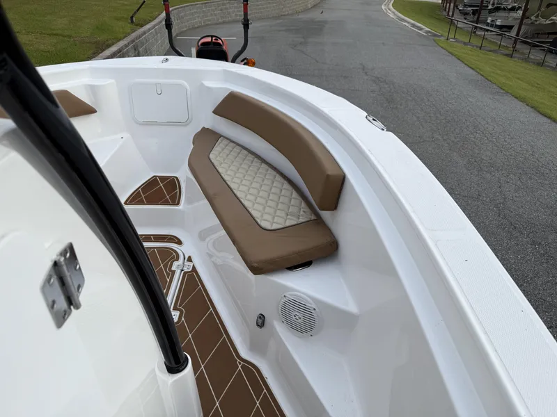 Slide: The Image of Polar 220 CC 2025 - 7