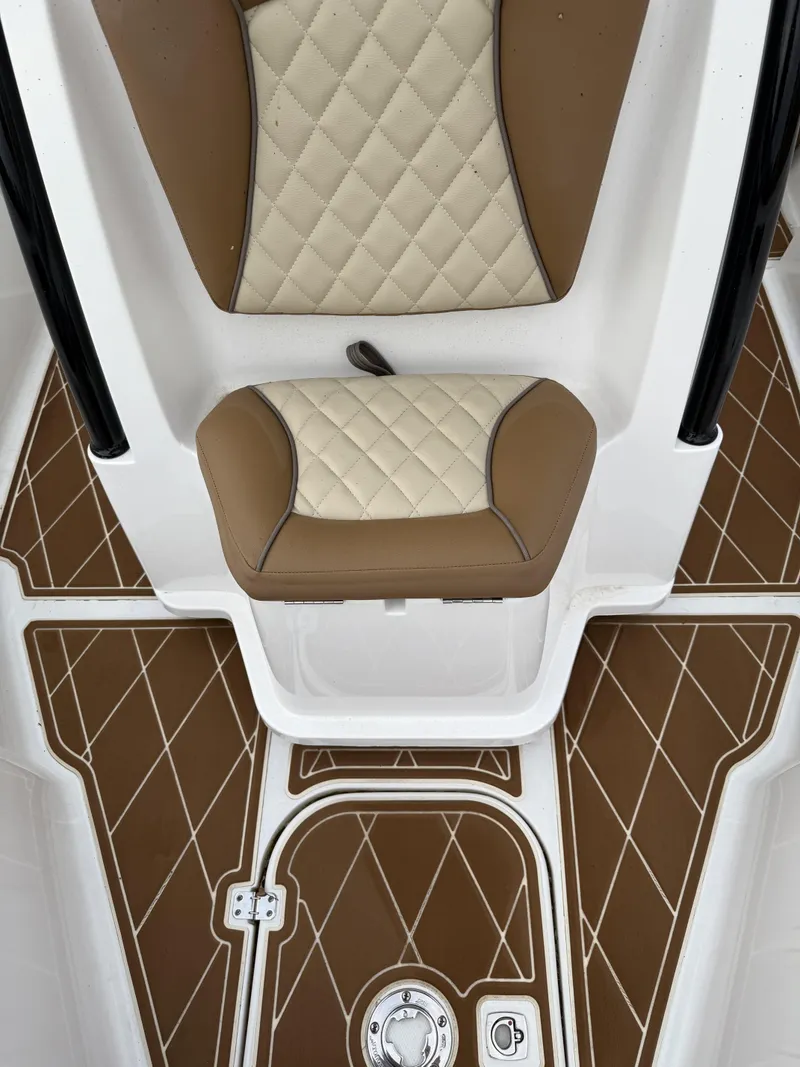 Slide: The Image of Polar 220 CC 2025 - 8