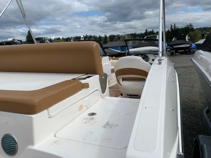 Slide: The Image of Bayliner DX 2050 2019 - 4